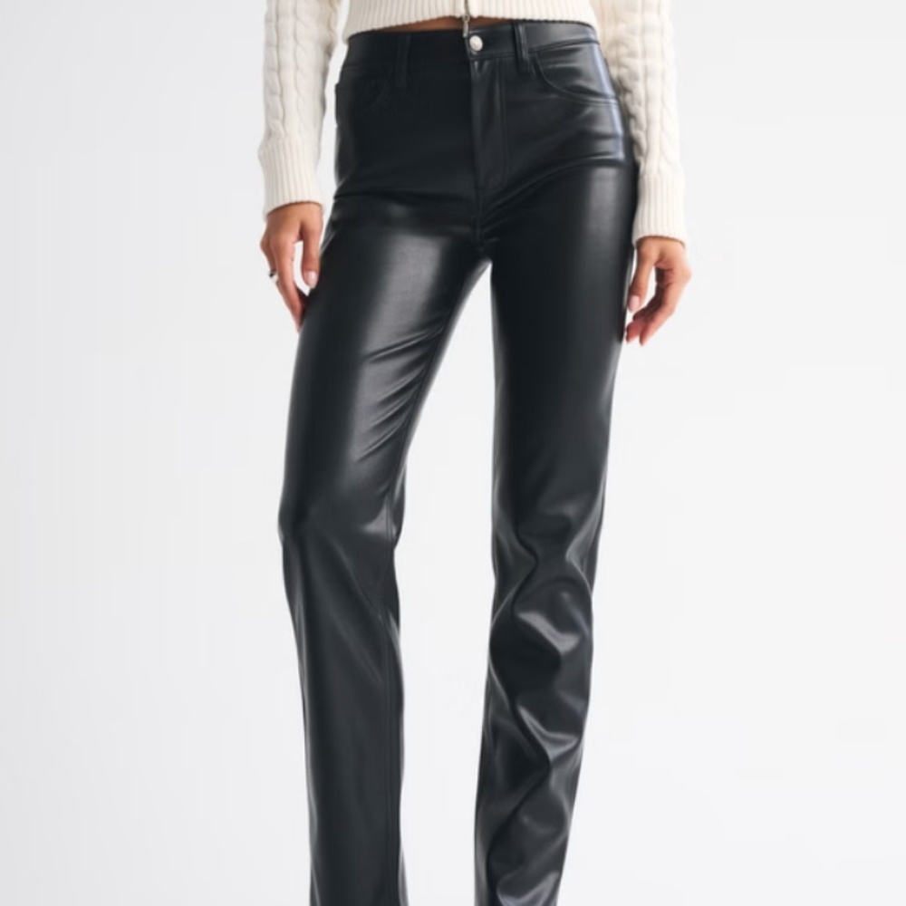 Abercrombie Ultra High Rise 90s Straight Vegan Leather Pant